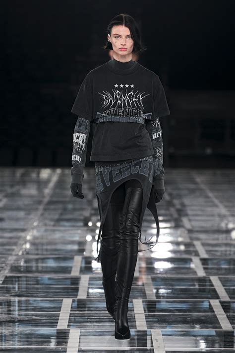 Givenchy runway 2022